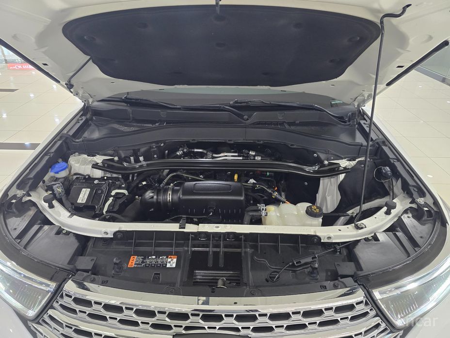 Explorer 6th Generation 2.3 Limited 4WD 11