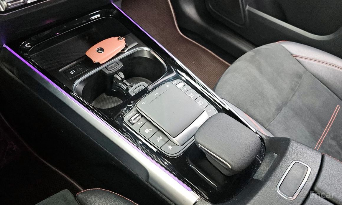 GLB-Class X247GLB250 4MATIC 18