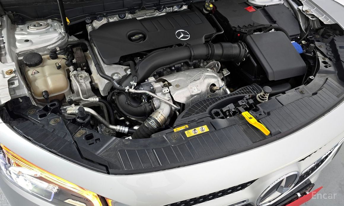 GLB-Class X247GLB250 4MATIC 7
