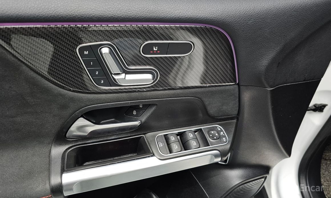 GLB-Class X247GLB250 4MATIC 18