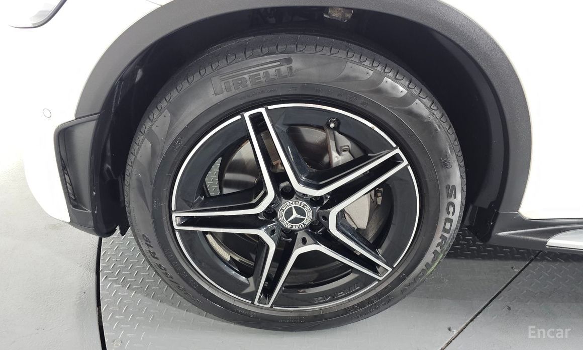 GLC-Class X253GLC300 4MATIC Coupe 5