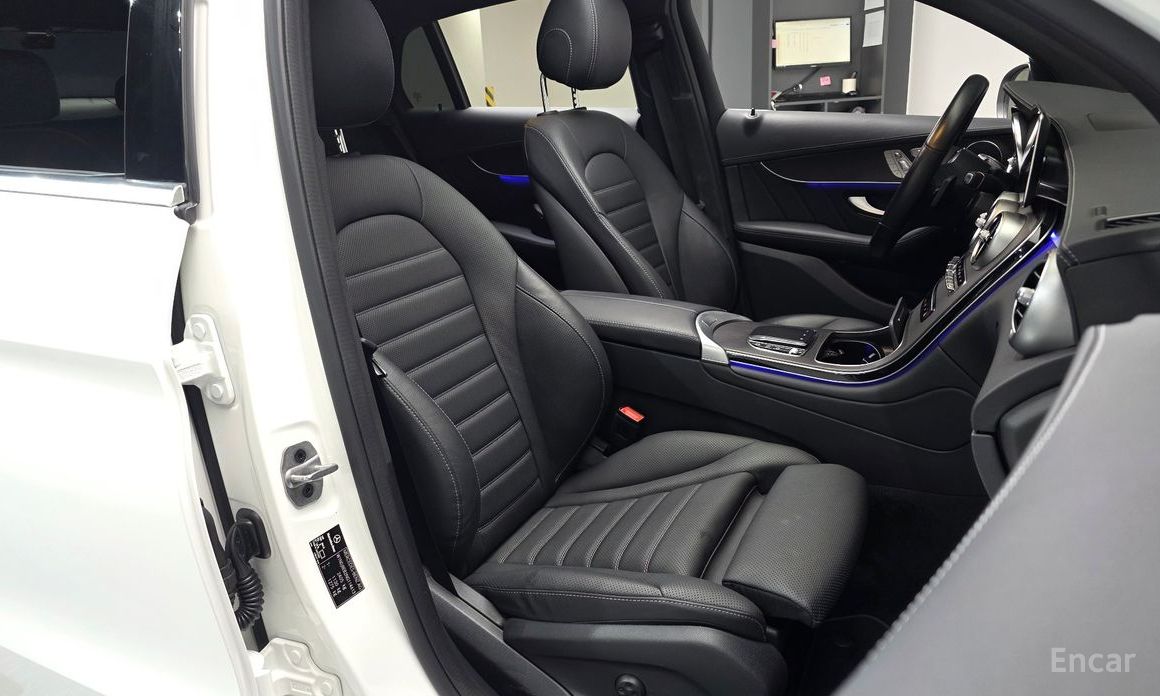 GLC-Class X253GLC300 4MATIC Coupe 10