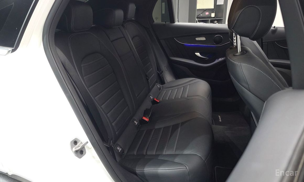 GLC-Class X253GLC300 4MATIC Coupe 11