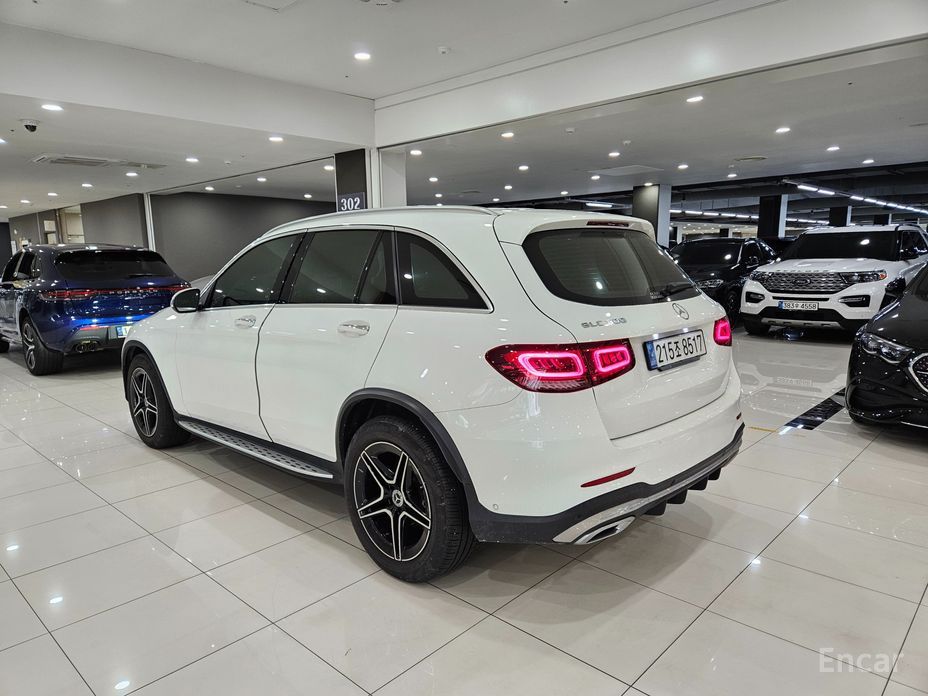 GLC-Class X253GLC300 4MATIC Coupe 3
