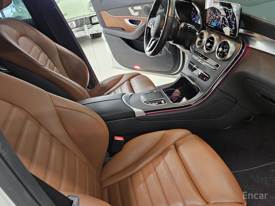 GLC-Class X253GLC300 4MATIC Coupe 17