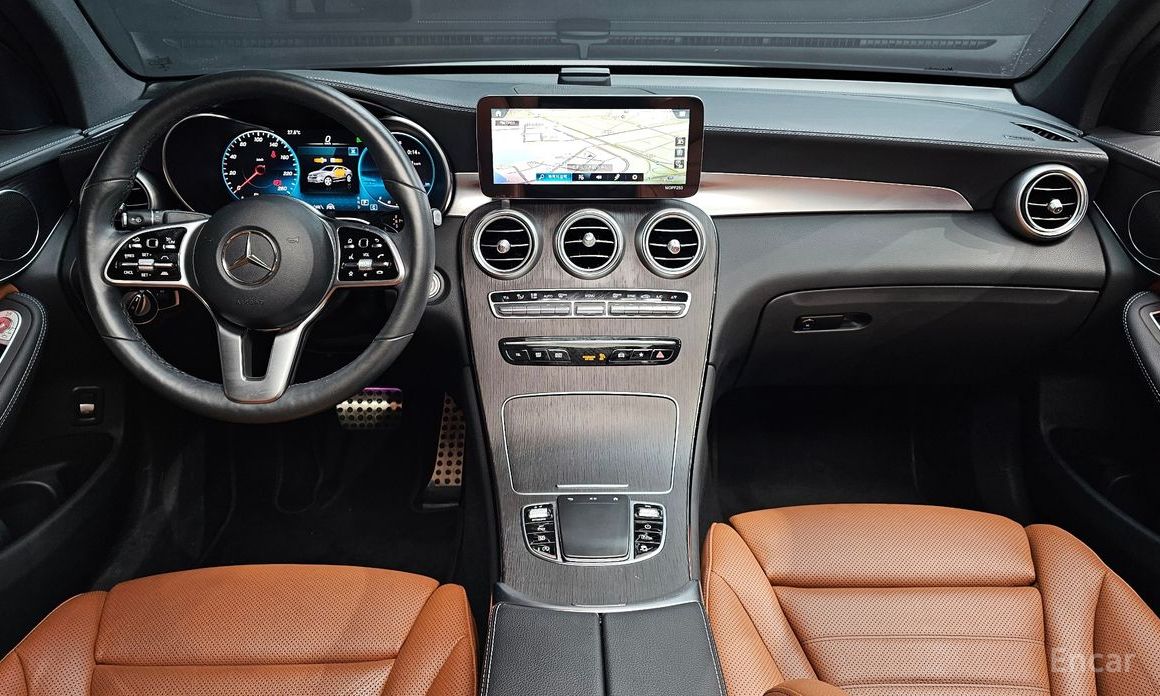 GLC-Class X253GLC300 4MATIC Premium Coupe 8