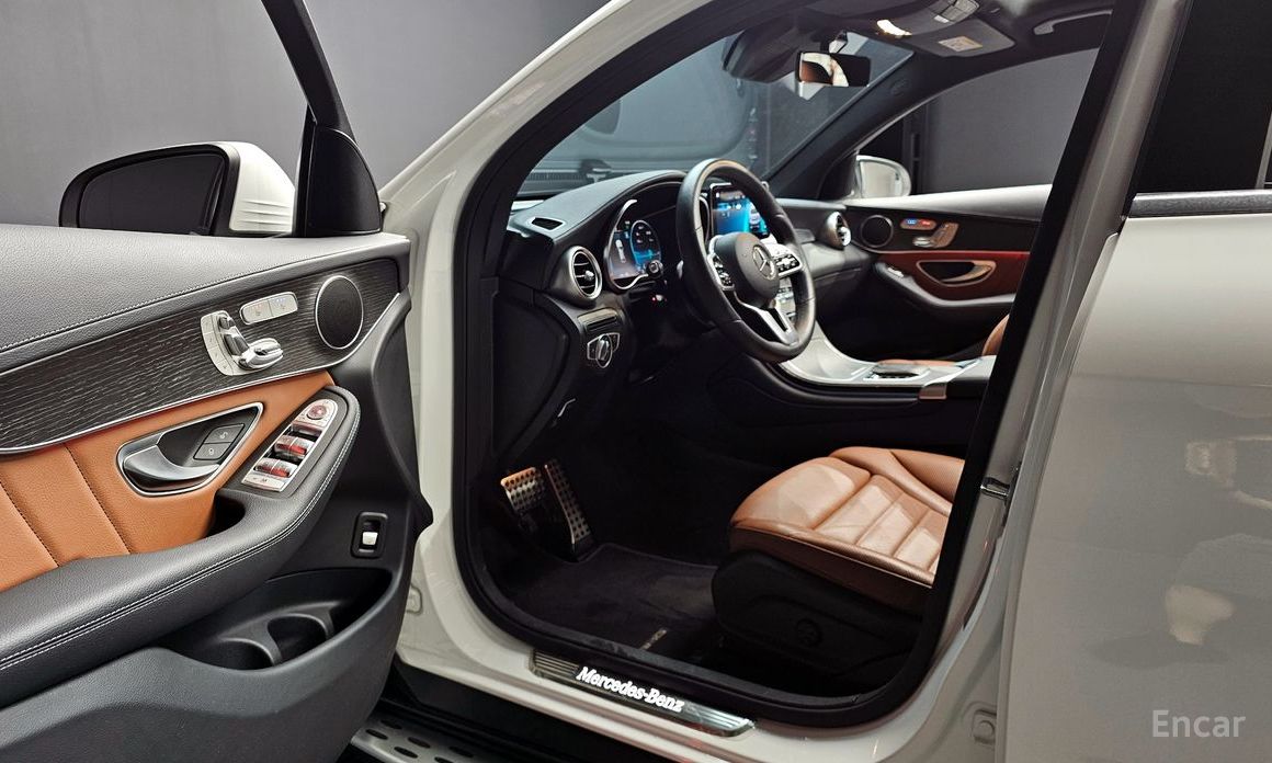 GLC-Class X253GLC300 4MATIC Premium Coupe 13