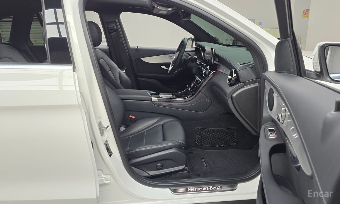 GLC-Class X253GLC300e 4MATIC 12