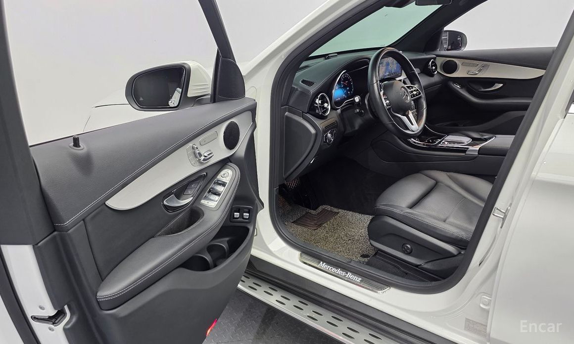 GLC-Class X253GLC300e 4MATIC 12