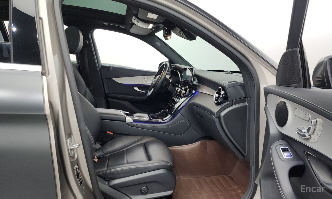 GLC-Class X253GLC300e 4MATIC 12