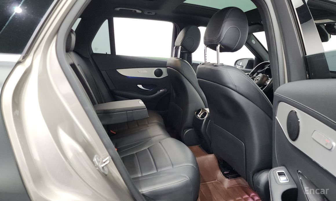 GLC-Class X253GLC300e 4MATIC 13
