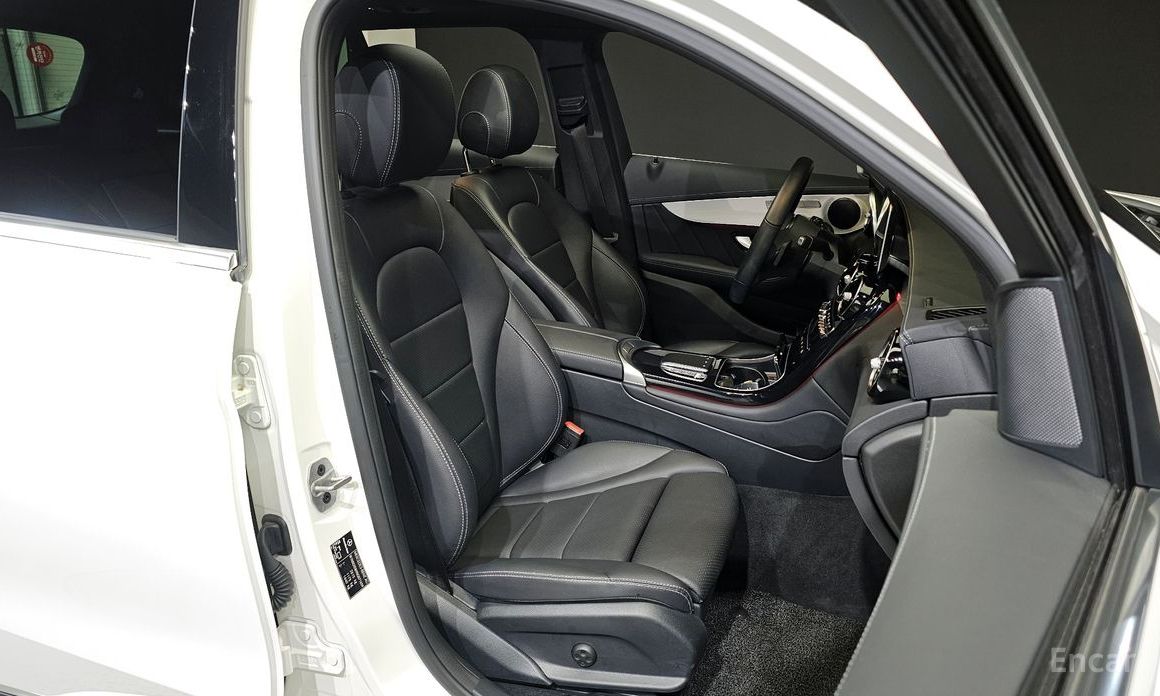 GLC-Class X253GLC300e 4MATIC 13