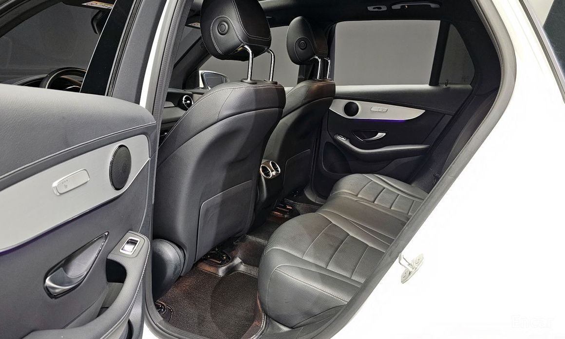 GLC-Class X253GLC300e 4MATIC 11