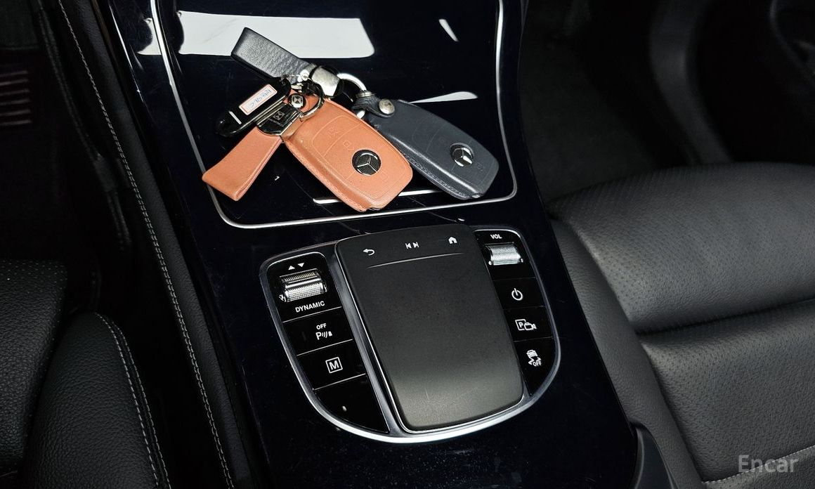 GLC-Class X253GLC300e 4MATIC 21