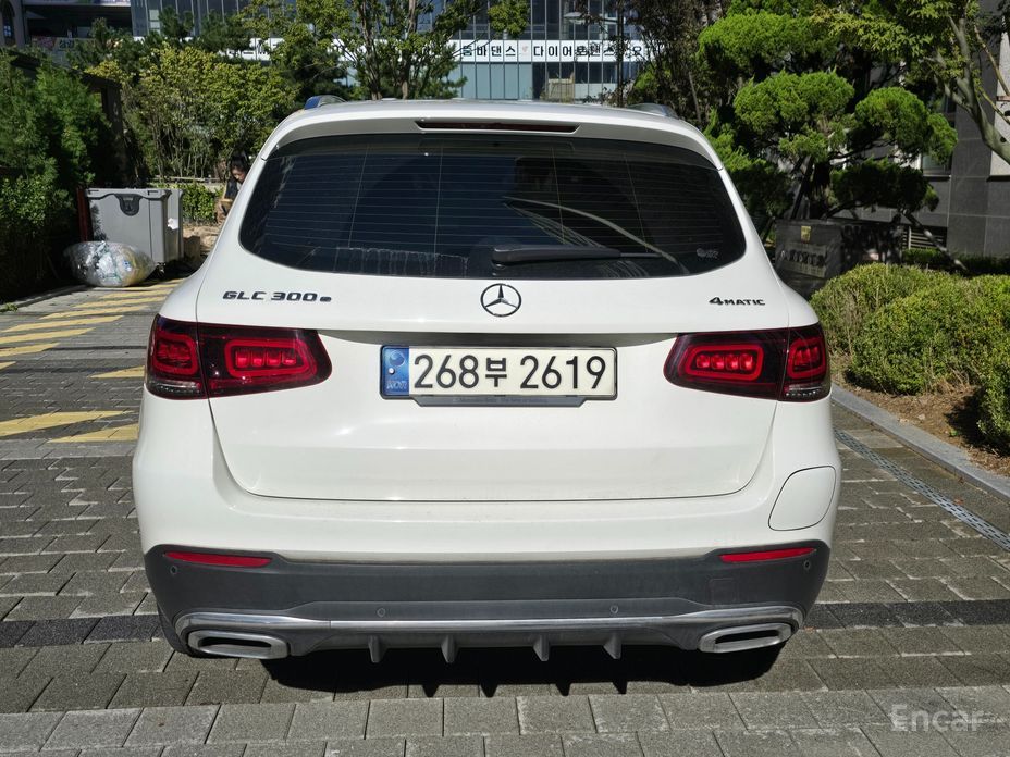 GLC-Class X253GLC300e 4MATIC 5