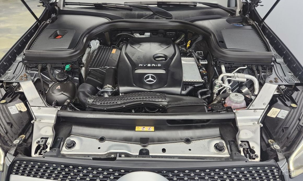 GLC-Class X253GLC300e 4MATIC Coupe 7