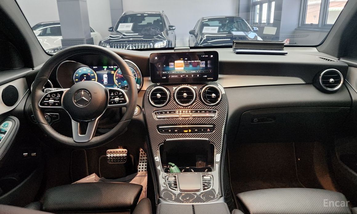 GLC-Class X253GLC300e 4MATIC Coupe 8