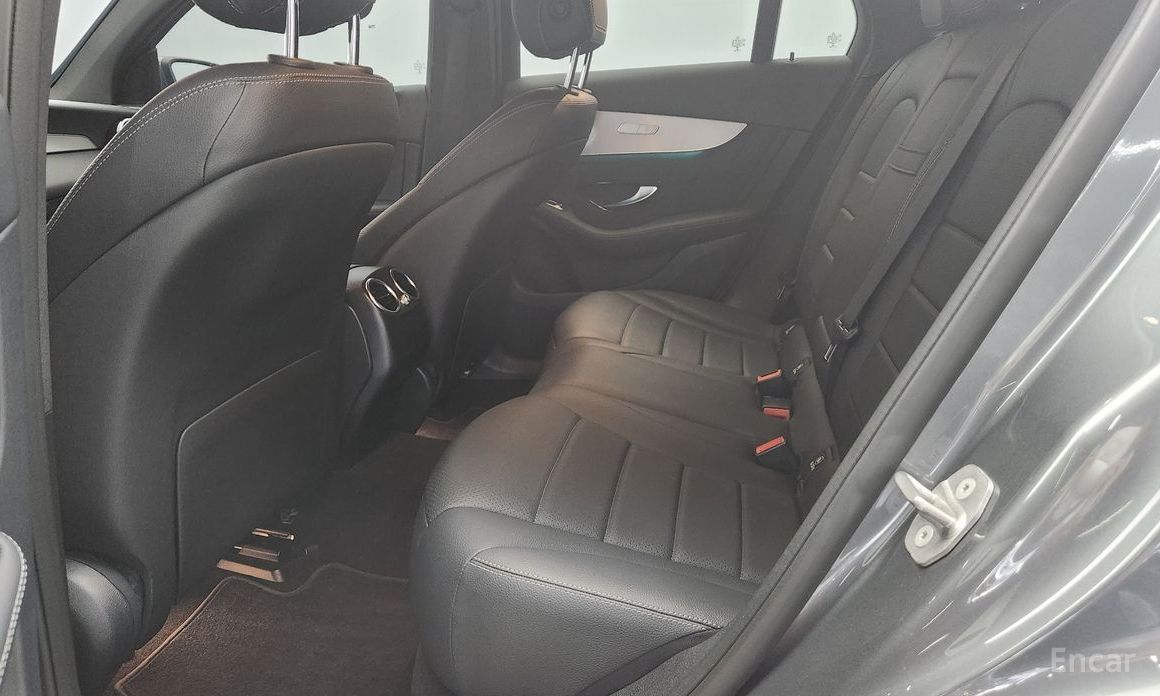 GLC-Class X253GLC300e 4MATIC Coupe 11