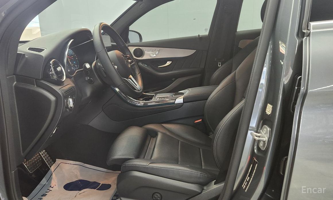 GLC-Class X253GLC300e 4MATIC Coupe 12