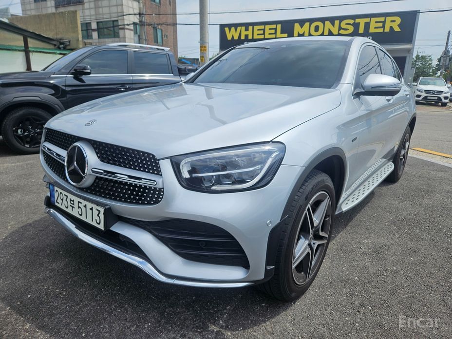 GLC-Class X253GLC300e 4MATIC Coupe 3
