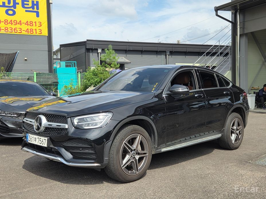 GLC-Class X253GLC300e 4MATIC Coupe 3