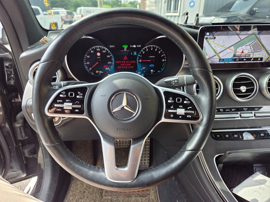 GLC-Class X253GLC300e 4MATIC Coupe 9
