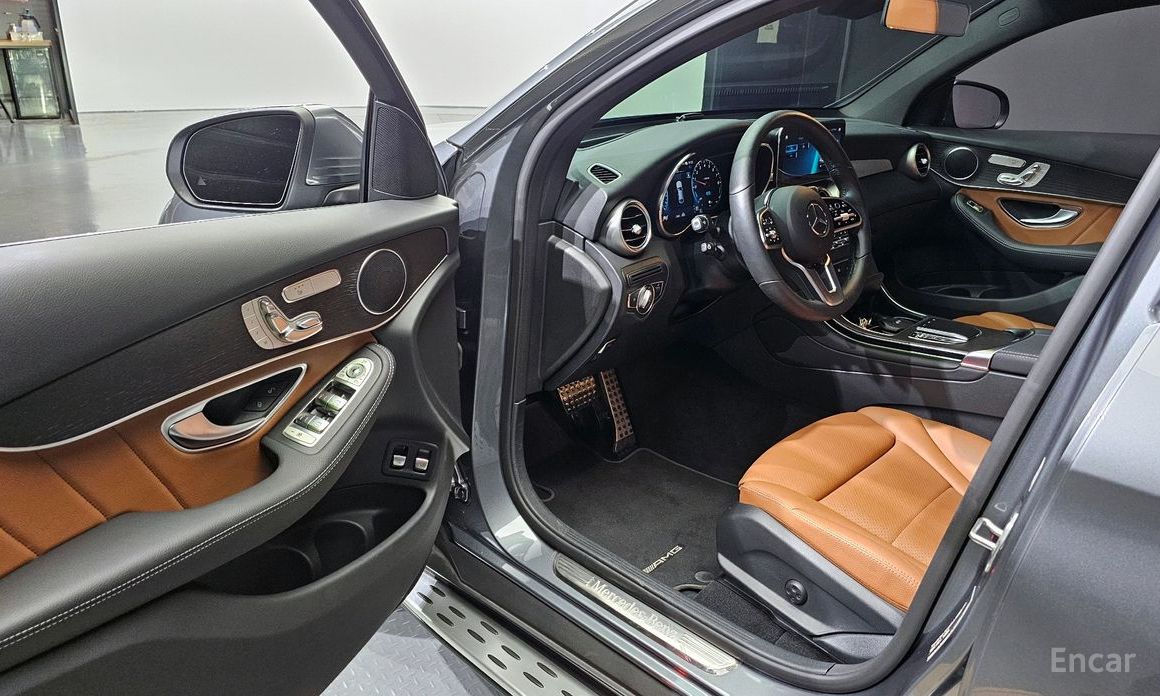 GLC-Class X253GLC300e 4MATIC Coupe 11