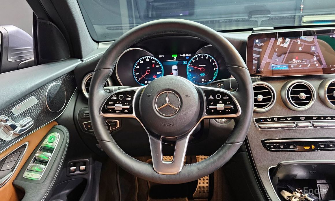 GLC-Class X253GLC300e 4MATIC Coupe 14