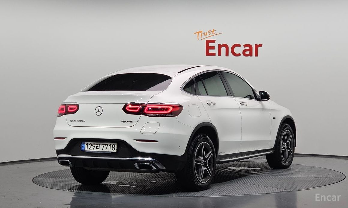 GLC-Class X253GLC300e 4MATIC Coupe 3
