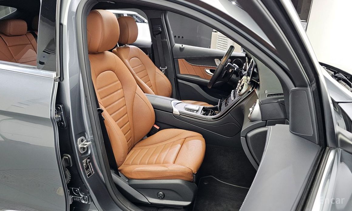 GLC-Class X253GLC300e 4MATIC Coupe 13