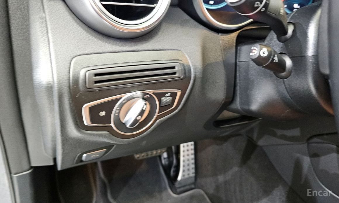 GLC-Class X253GLC300e 4MATIC Coupe 16