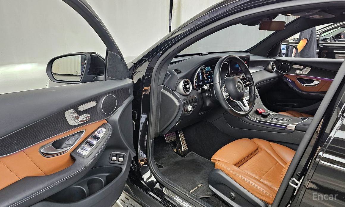 GLC-Class X253GLC300e 4MATIC Coupe 11