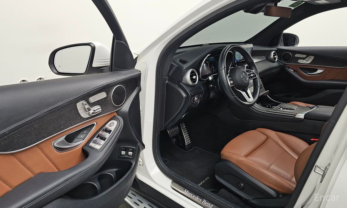GLC-Class X253GLC300e 4MATIC Coupe 11