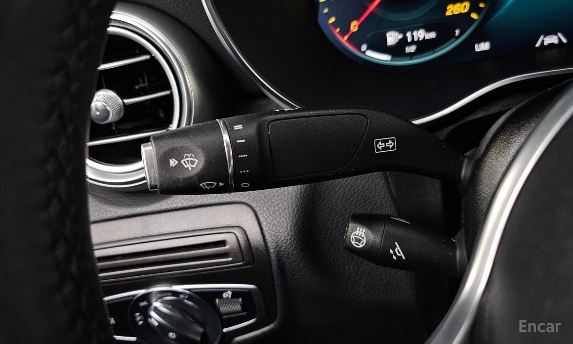 GLC-Class X253GLC300e 4MATIC Coupe 19
