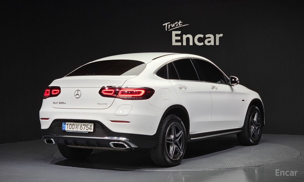 GLC-Class X253GLC300e 4MATIC Coupe 3