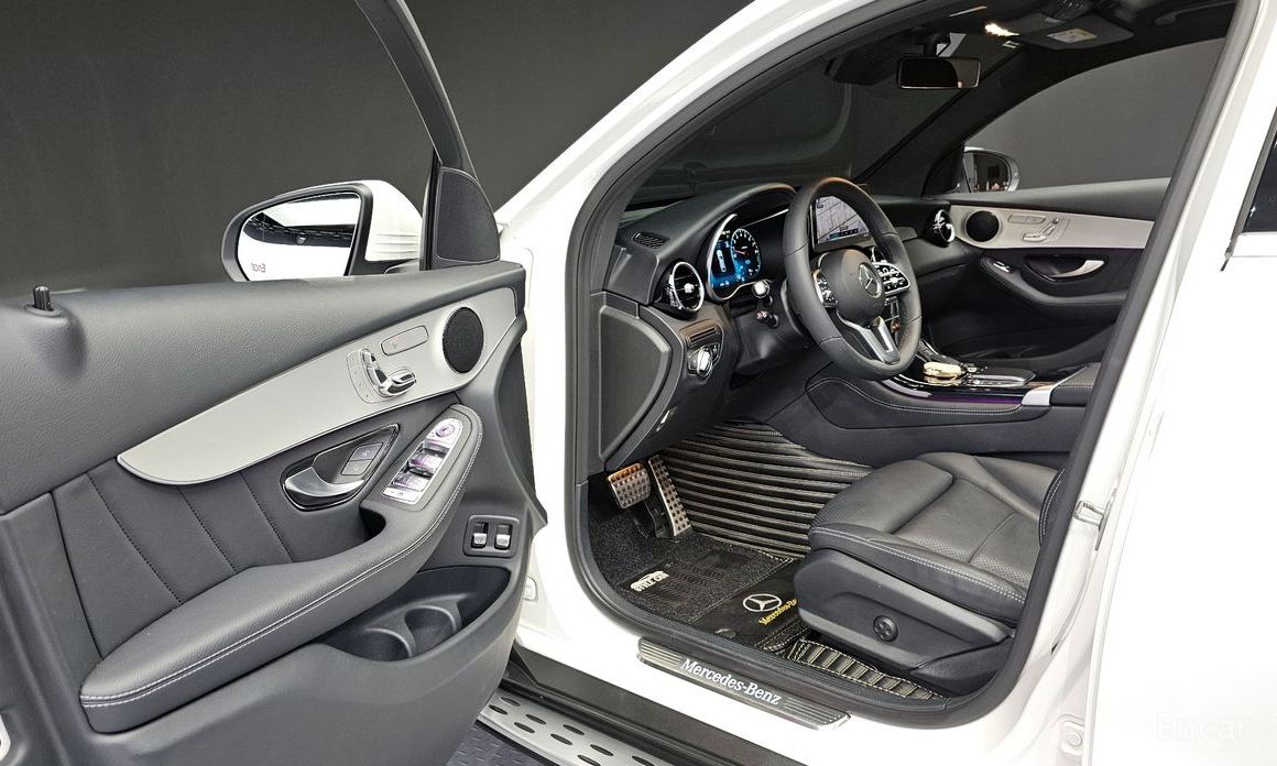 GLC-Class X253GLC300e 4MATIC Coupe 12