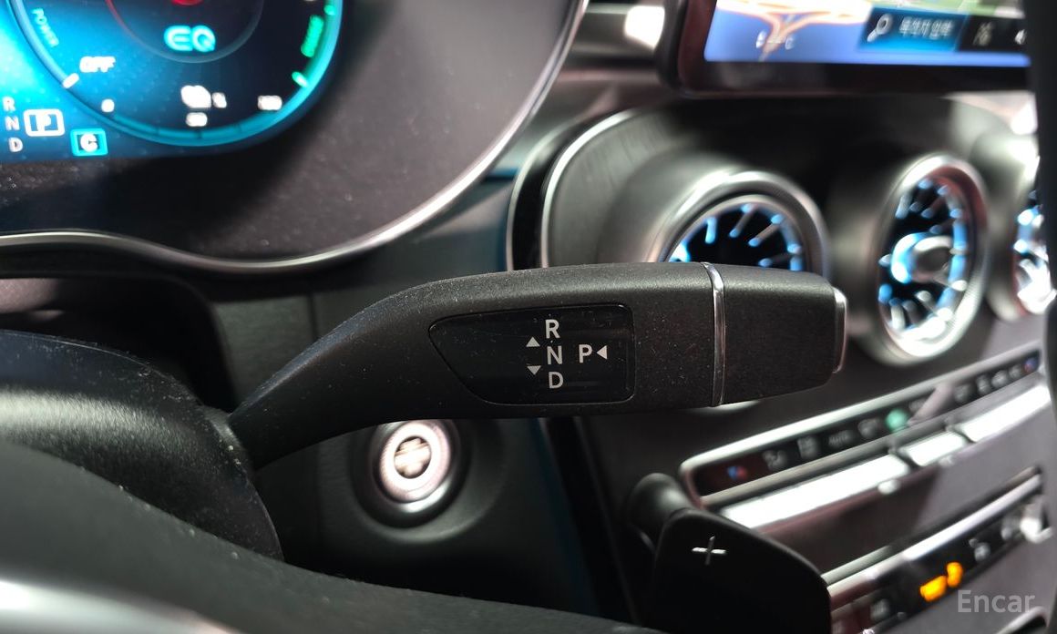 GLC-Class X253GLC300e 4MATIC Coupe 9