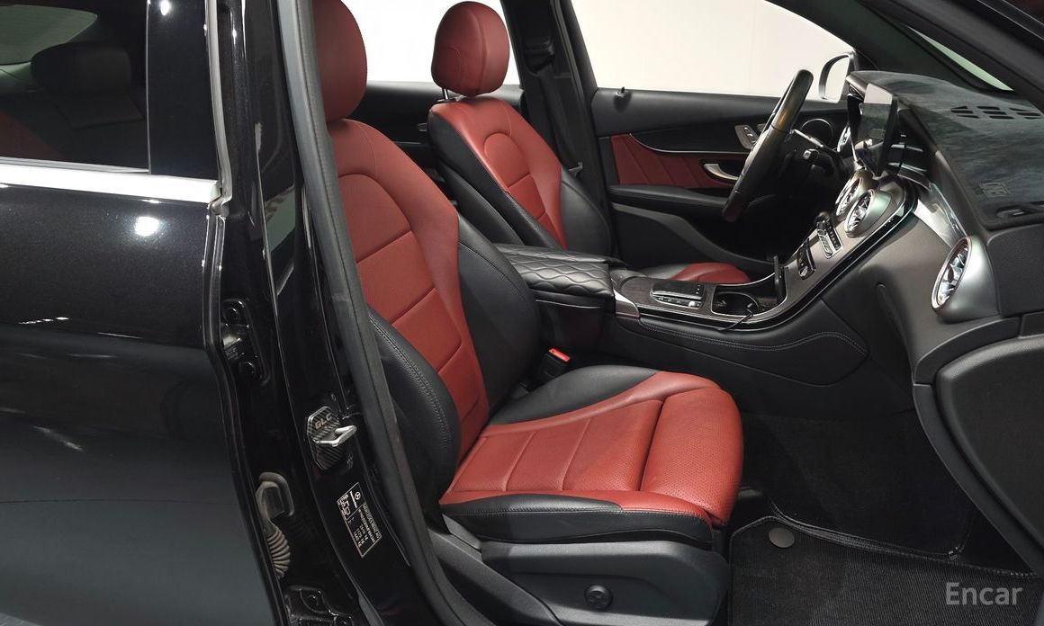 GLC-Class X253GLC300e 4MATIC Coupe 10