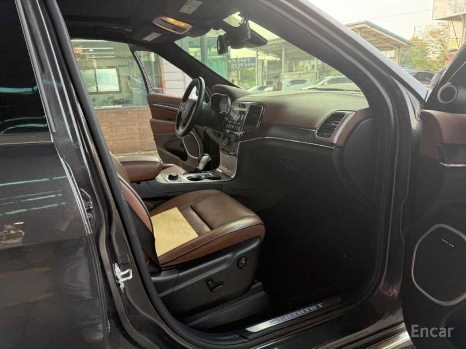 Grand Cherokee 3. 6 Summit WK2 11