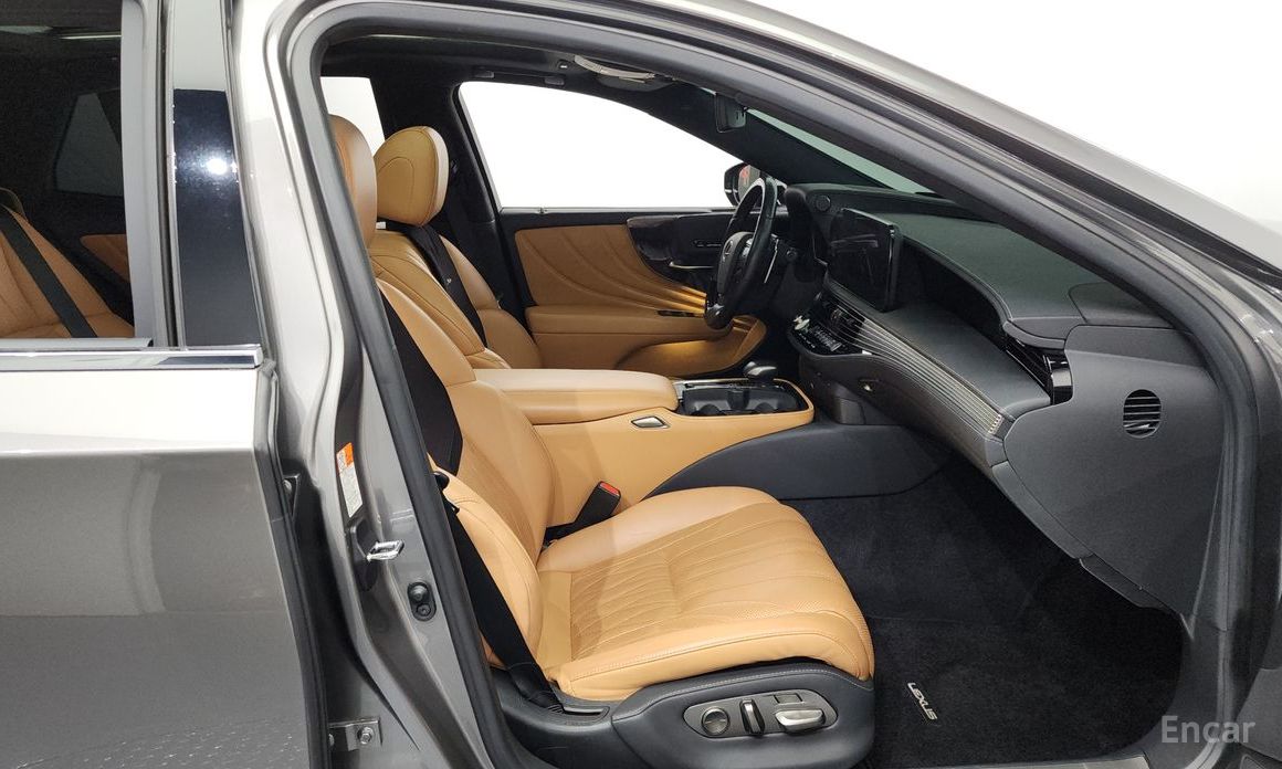 LS500 5th Generation 3.5 Luxury AWD 12