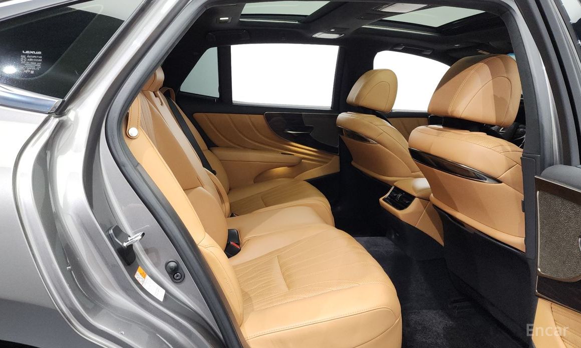 LS500 5th Generation 3.5 Luxury AWD 13