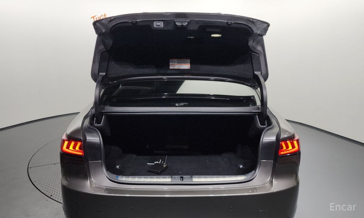 LS500 5th Generation 3.5 Luxury AWD 21