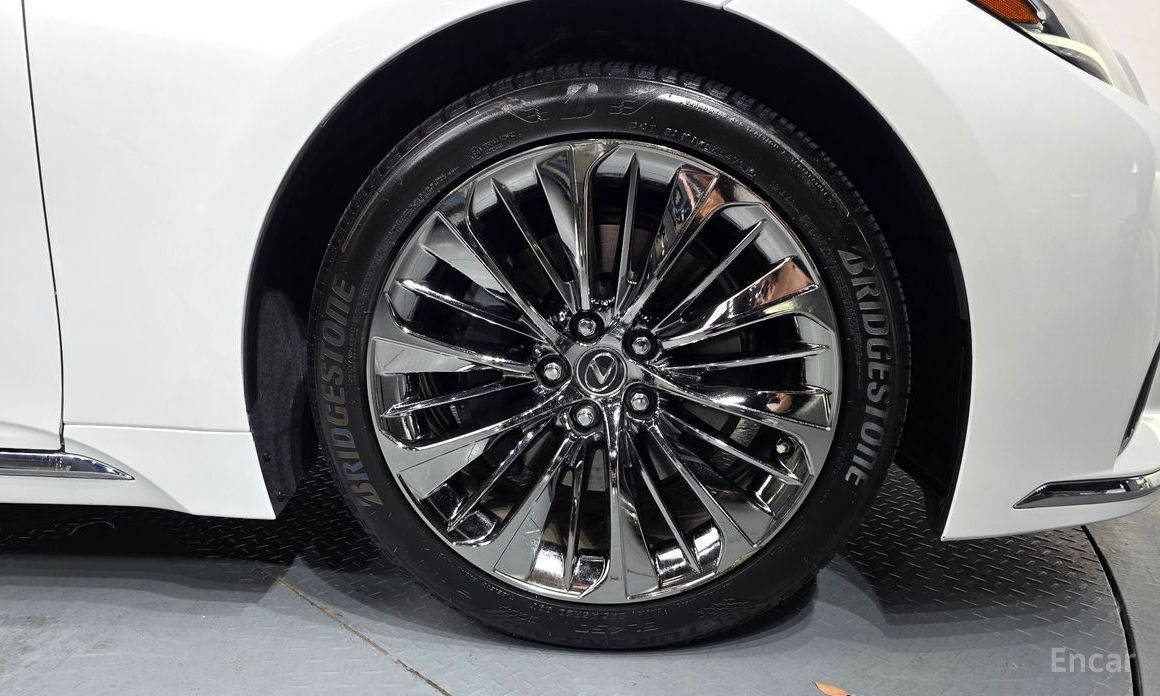 LS500 5th Generation 3.5 Platinum AWD 6