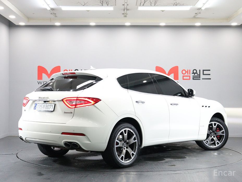 Maserati Levante 3.0 AWD Gran Russo №3