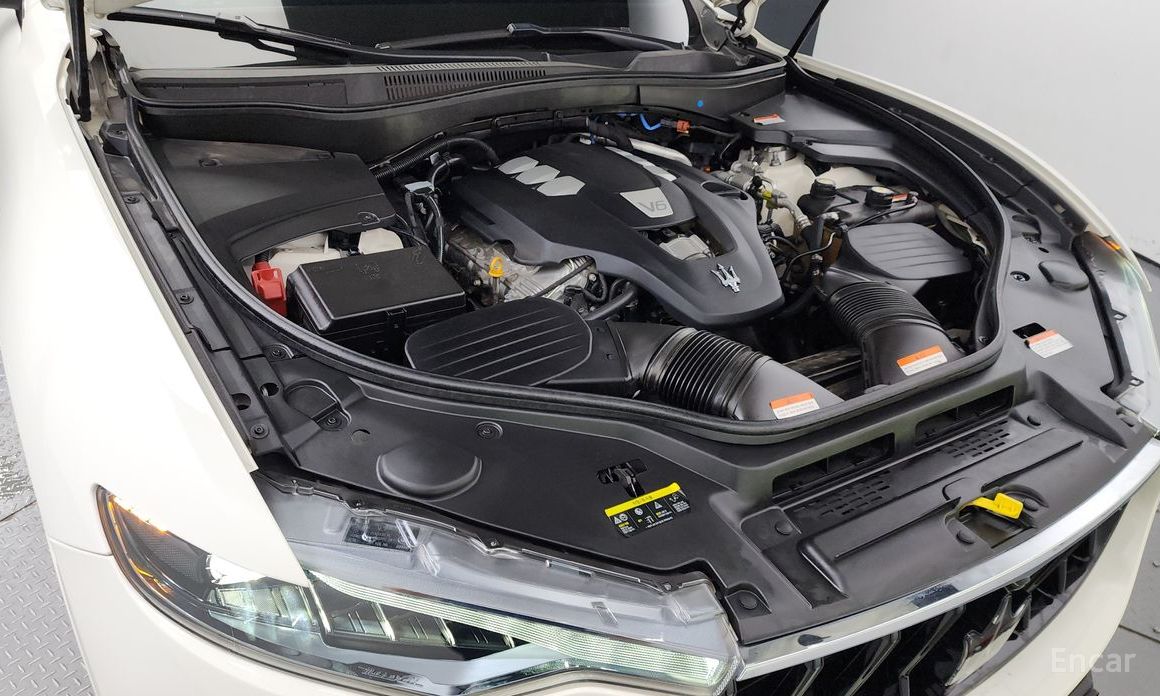 Levante 3.0 AWD Gransport 7