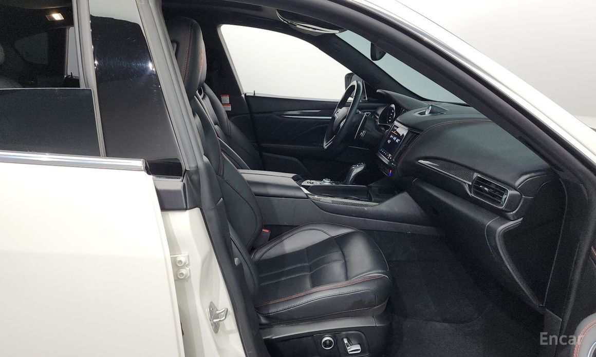 Levante 3.0 AWD Gransport 12