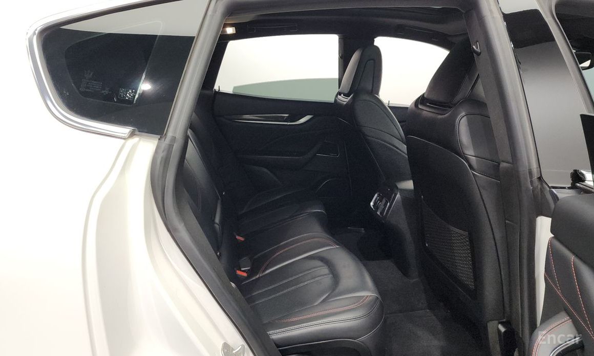 Levante 3.0 AWD Gransport 13