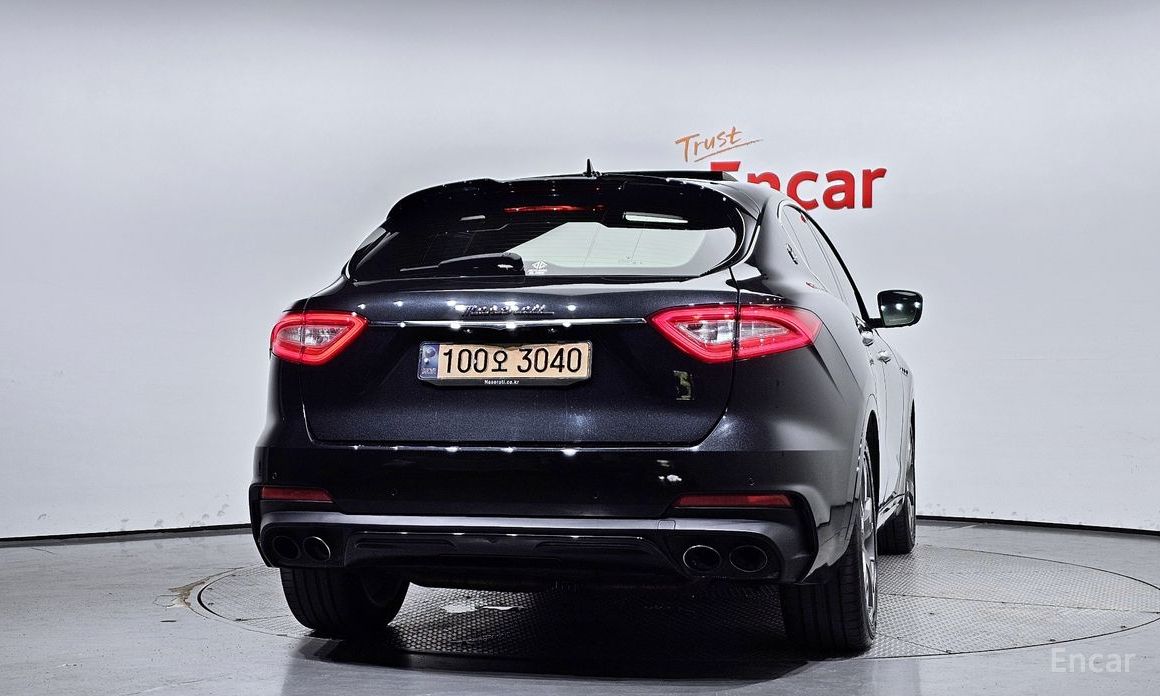 Levante 3.0 AWD Gransport 5