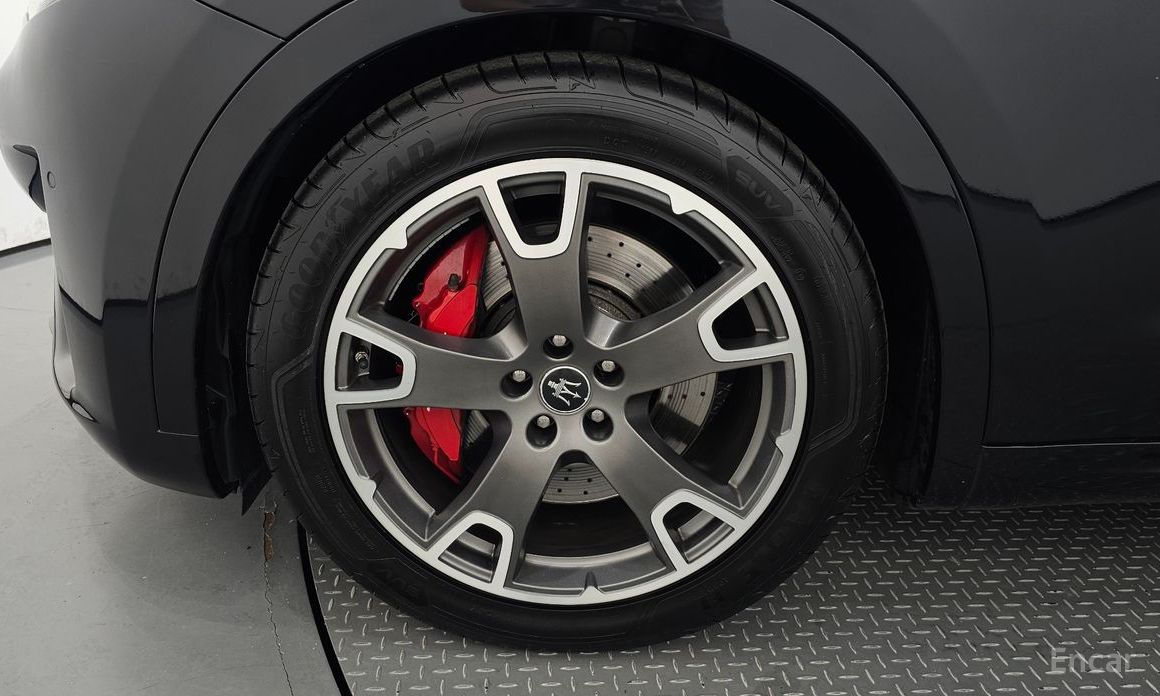 Levante 3.0 AWD Gransport 6