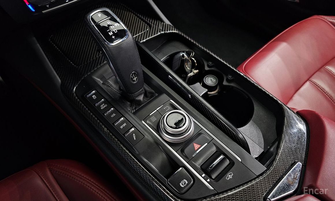 Levante 3.0 AWD Gransport 10